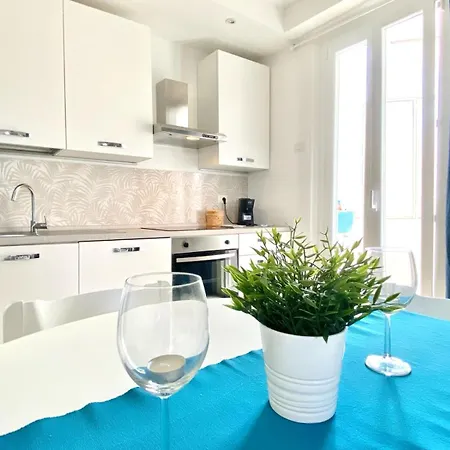 Blue Borgo アパート *